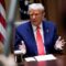 emosi-trump-ke-china-belum-reda-kini-patok-tarif-impor-145-1744351502678_169