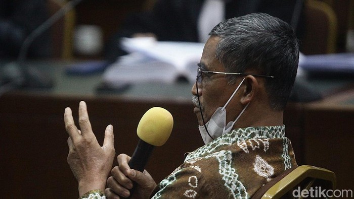 hakim-agung-soesilo-yang-tangani-kasasi-tannur-bersaksi-di-tipikor-1745218040674_169