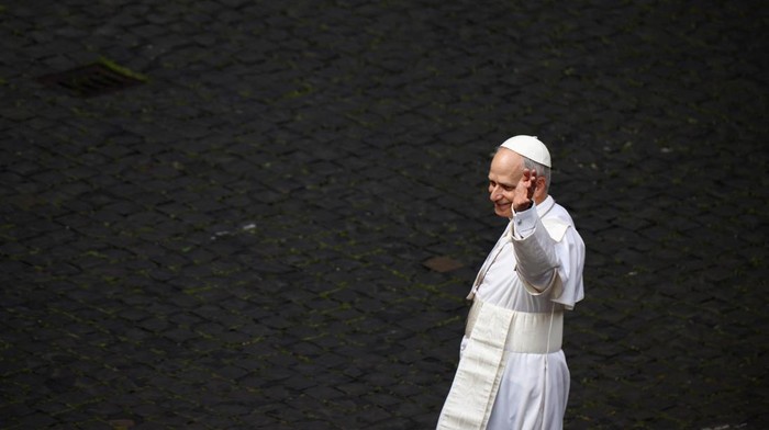 1746983229100-paus-leo-xiv-pimpin-doa-regina-caeli-perdana-dari-basilika-santo-petrus-1746953569721_169