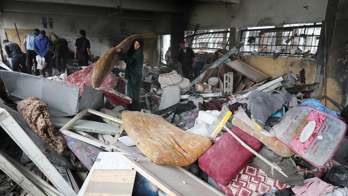 1747134438566-sekolah-pengungsian-di-gaza-hancur-dihantam-serangan-israel-1747112495835_169