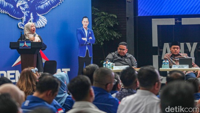 1747674464236-diskusi-revisi-paket-ruu-pemilu-1747669276559_169