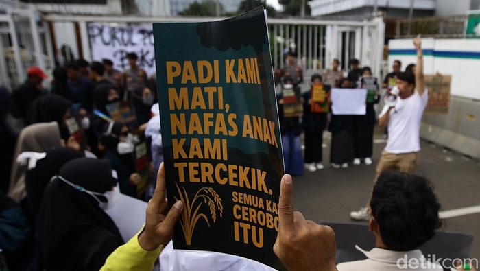 1748344521826-aksi-mahasiswa-tuntut-penghentian-pltu-babelan-bekasi-1748341483499_169