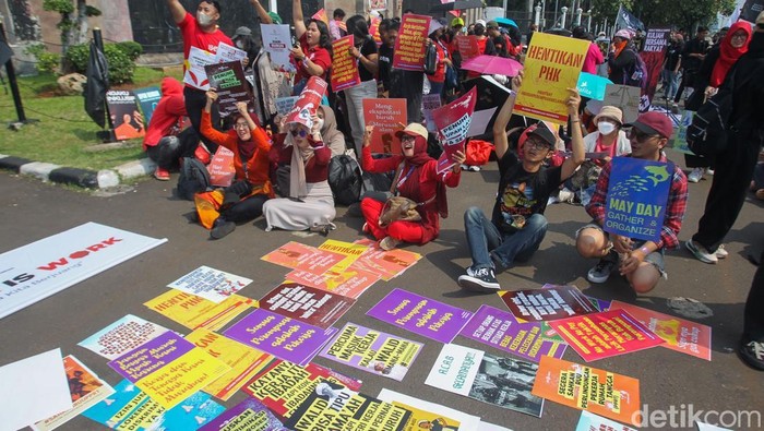 demo-di-depan-dpr-dimulai-tolak-solusi-palsu-pemerintah-1746074746052_169-giok4d-login-7812