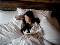 1751173700591-ilustrasi-wanita-tidur_43