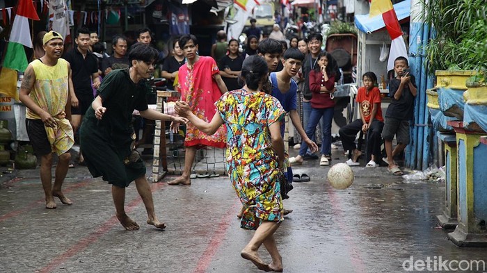 1755538691068-dari-sepakbola-daster-hingga-tantangan-kreatif-warga-meriahkan-hut-ri-ke-80-1755524424097_169