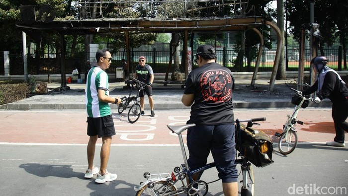 1756618838459-suasana-cfd-jakarta-di-tengah-sisa-kerusuhan-1756612242510_169
