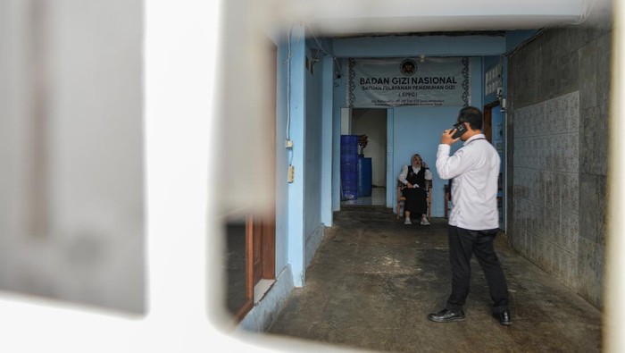 1760550510809-dapur-gizi-cisarua-ditutup-sementara-usai-siswa-keracunan-massal-1760516725185_169