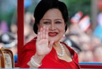 1761370598426-ratu-sirikit-dalam-foto-tahun-2012-1761362003520_169