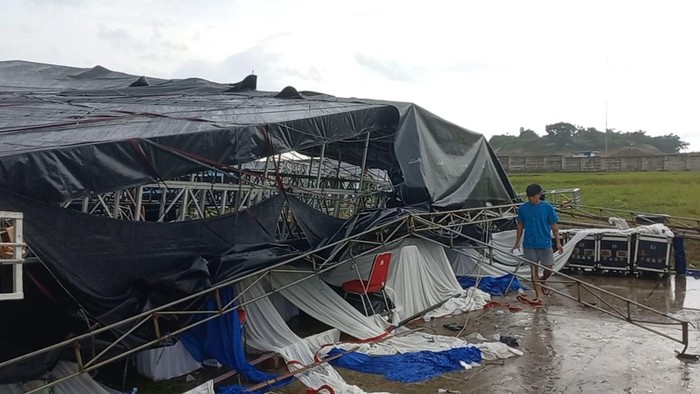 1761500408205-hujan-deras-dan-angin-kencang-menyebabkan-panggung-dan-tenda-ambruk-di-gunungsindur-expo-bogor-dokistimewa-1761486097671_169