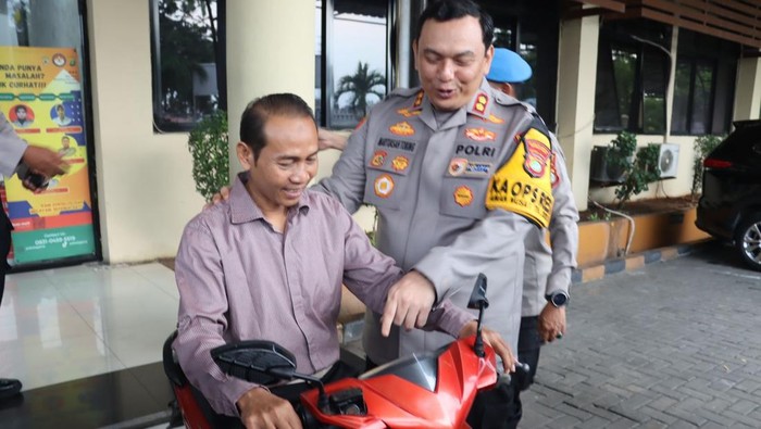 1761586790923-warga-semringah-mobil-motornya-yang-hilang-berhasil-ditemukan-polisi-1761582837158_169