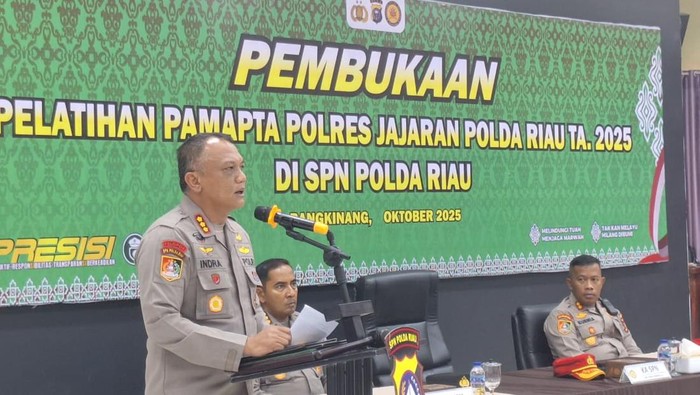 1761586828629-polda-riau-menggelar-pelatihan-pamapta-untuk-meningkatkan-pelayanan-1761580880300_169