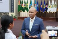 1761630741626-gubernur-ntt-viktor-bungtilu-laiskodat-saat-jumpa-pers-seusai-pidato-pembangunan-dalam-rangka-menyongsong-hut-ri-di-kota-kupan_169