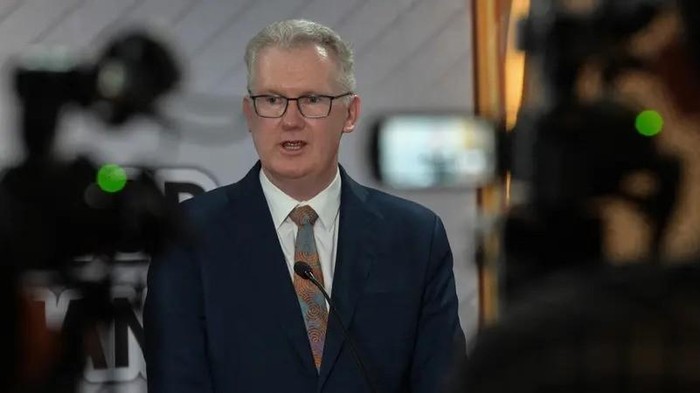 1761651978715-menteri-dalam-negeri-australia-tony-burke-1755659442100_169