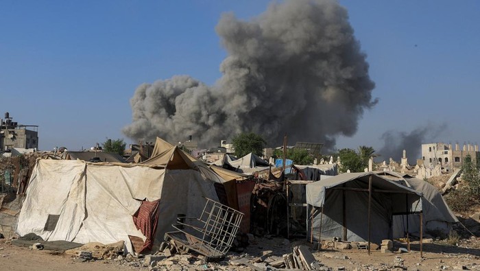 1761693770038-kota-gaza-diselimuti-asap-setelah-serangan-israel-1756017403761_169