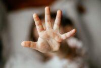 1761693781056-ilustrasi-pelecehan-dan-penelantaran-anak-1_169