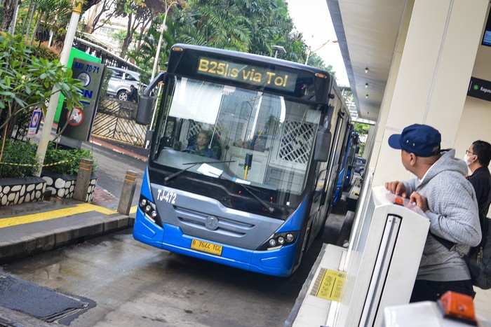 1761716737721-pramono-anung-resmikan-rute-baru-tj-terminal-bekasi-galunggung-1751515862304