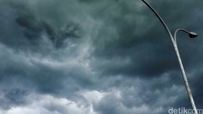 1761716759178-ilustrasi-awan-hitam-dikhy-sasra-1761713842219_169