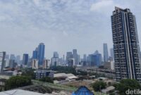 1761716790870-kondisi-langit-di-jakarta-selatan-yang-menurut-iqair-masuk-dalam-kategori-tidak-sehat-per-pukul-1135-wib-rabu-29-oktober-2025--1761713335025_169