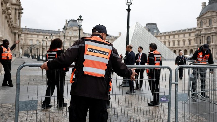 1761780296811-museum-louvre-ditutup-sementara-usai-pencurian-permata-gegerkan-paris-1760954746117_169