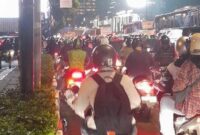 1761846267738-macet-di-jakarta-malam-ini-kamis-30102025-1761841484487_169