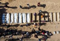 1761911082258-pilu-warga-gaza-makamkan-puluhan-jenazah-tak-dikenal-yang-diserahkan-israel-1761198843183_169