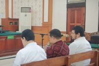 1761911190222-dunia-hari-ini-tiga-warga-australia-di-bali-yang-dituduh-membunuh-mulai-disidang-1761906188504