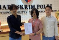 1762191703854-aliansi-pemuda-toraja-saat-melaporkan-komika-pandji-pragiwaksono-di-mabes-polri-1762172200466_169