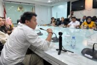 1762191715072-fraksi-partai-golkar-dpr-ri-menerima-audiensi-pengurus-vibrasi-suara-indonesia-visi-yang-dipimpin-armand-maulana-dan-nazril-ir-1762183929353_43