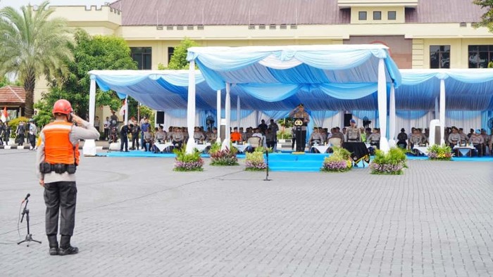 1762321632176-kapolri-saat-memimpin-apel-siaga-bencana-di-mako-brimob-depok-dok-istimewa-1762313979557_169