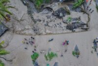 1762364521326-lahar-hujan-gunung-semeru-meluap-ratusan-warga-lumajang-terisolasi-1762348874215_169