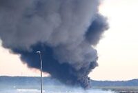 1762429717914-pesawat-kargo-ups-jatuh-dekat-bandara-louisville-asap-tebal-mengepul-di-langit-kentucky-1762337221614_43