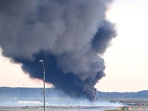 1762429717914-pesawat-kargo-ups-jatuh-dekat-bandara-louisville-asap-tebal-mengepul-di-langit-kentucky-1762337221614_43