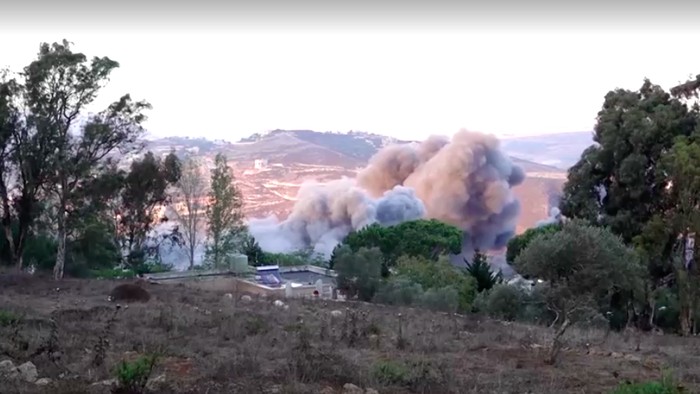 1762450919195-israel-serang-lebanon-asap-mengepul-tebal-1758240515120_169