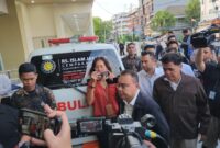 1762515925357-dasco-jenguk-korban-ledakan-sman-72-jakarta-adrialdetikcom-1762511895641_169