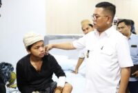 1762557687183-andra-soni-menjenguk-repan-di-rumah-singgah-badan-penghubung-provinsi-banten-1762550666789_169