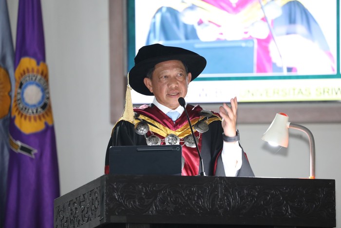 1762602077356-ketua-majelis-wali-amanat-mwa-universitas-sriwijaya-jenderal-polisi-purn-muhammad-tito-karnavian-mengungkapkan-pandangan-strat-1762597635850