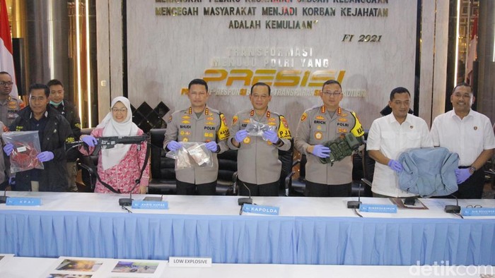 1762883014396-terungkap-pelaku-ledakan-sman-72-terobsesi-konten-ekstrem-1762863174406_169