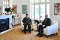 1762926373402-presiden-prabowo-bertemu-4-mata-dengan-pm-australia-anthony-albanese-di-kirribilli-house-sydney-1762919100773_169