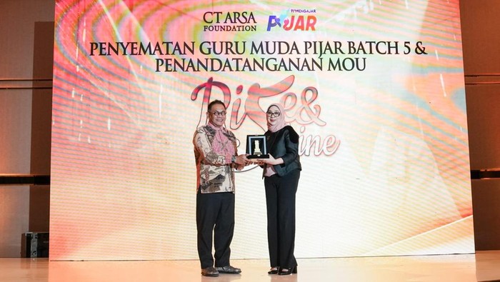 1762969406093-ct-arsa-foundation-menandatangani-mou-dengan-mitra-strategis-untuk-meningkatkan-pendidikan-di-indonesia-dokistimewa-1762963738721_169