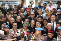 1763055808473-roy-suryo-pun-tampak-tersenyum-saat-keluar-dari-gedung-ditreskrimum-polda-metro-jaya-kurniawan-fadilahdetikcom-1763046660914_169