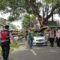 1763185171607-pohon-tumbang-menimpa-mobil-yaris-yang-melintas-di-jalan-pahlawan-ciputat-tangsel-1763181481325_169