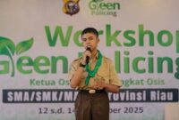 1763185251808-ketua-osis-sman-9-pekanbaru-alvaro-razaki-janersa-bicara-soal-green-policing-di-workshop-green-policing-1763178668024_169