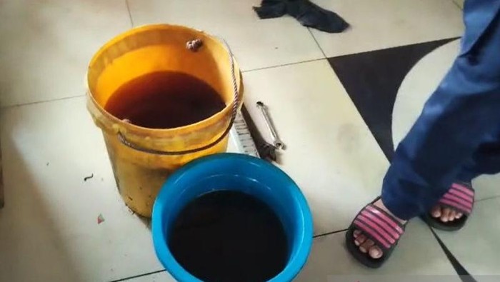 1763185270235-solar-mobil-damkar-makassar-mau-dicolong-1763178563836_169