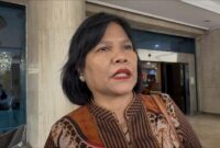 1763206627183-kepala-sekolah-sman-72-jakarta-tetty-helena-tampubolon-1763200432232_169