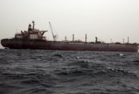 1763248935447-penampakan-kapal-tanker-yang-membusuk-di-laut-merah-3_169