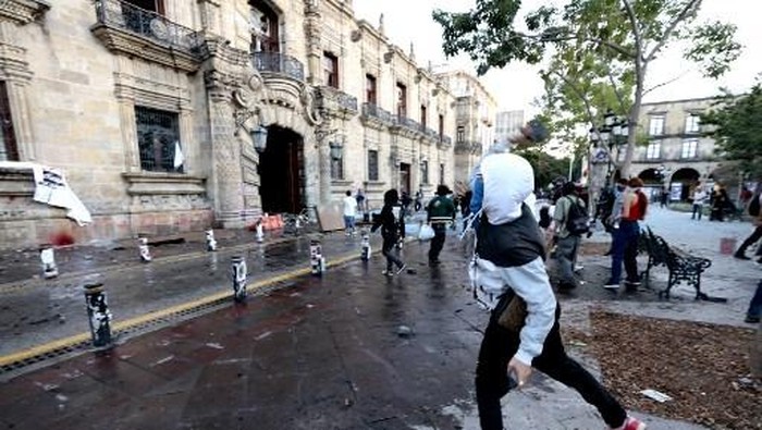 1763271423820-demo-gen-z-di-meksiko-1763267505038_169