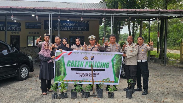 1763271479406-penanaman-phon-di-dumai-timur-kota-dumai-menjelang-hari-pohon-nasional-1763265116689_169