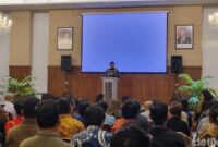 1763314571310-rapat-terkait-natal-nasional-di-kawasan-salemba-jakarta-pusat-1763307785824_169