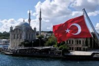 1763358754051-bendera-turki-berkibar-di-istanbul-1763352625496_169