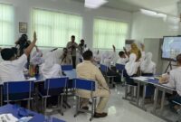 1763358899105-prabowo-di-smpn-4-kota-bekasi-evadetikcom-1763352068208_169